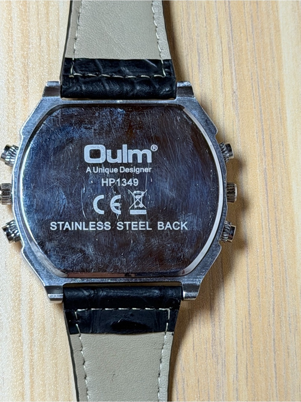Oulm Steam Punk Black Multifunction Men's Watch with Silver Casement - Picture 4 of 7
